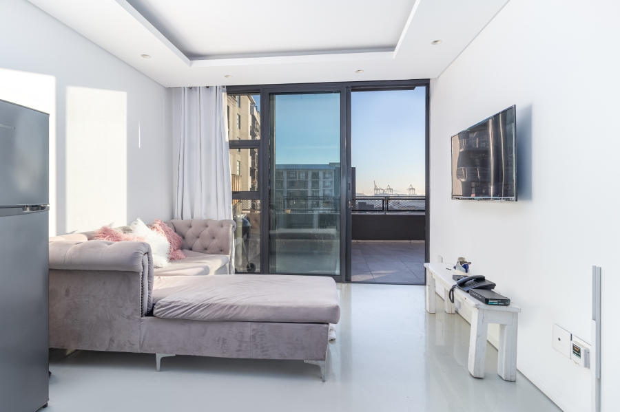 To Let 2 Bedroom Property for Rent in Woodstock Western Cape
